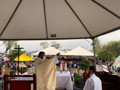 Missa em louvor ao Bom Jesus em Campo Mendes teve o Pároco Sebastião presidindo com liturgia da Rádio Campo Aberto